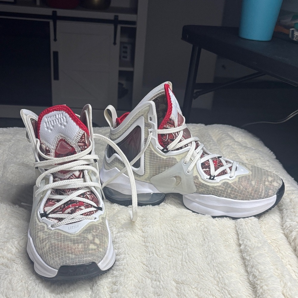 Men's Athletic Shoes in White and Red